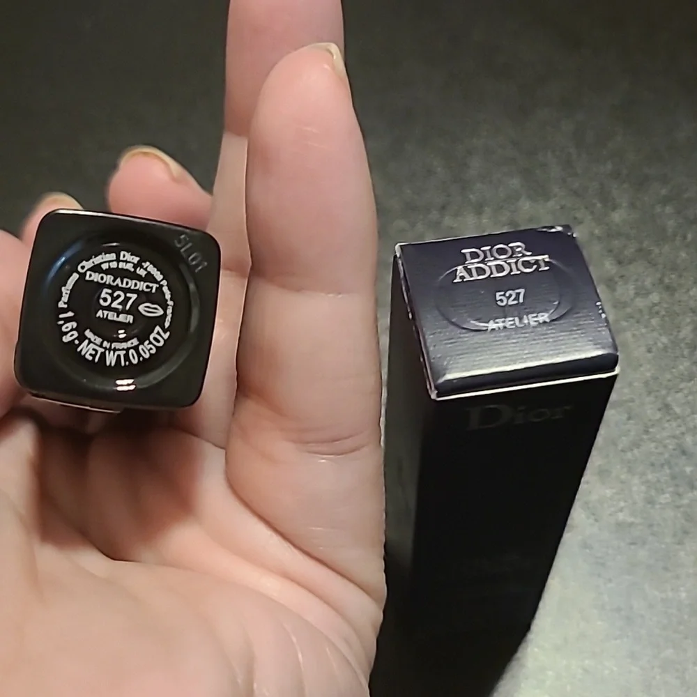 Dior Addict Rouge Brilliant Shine Lipstick -527 Atelier (Refillable)